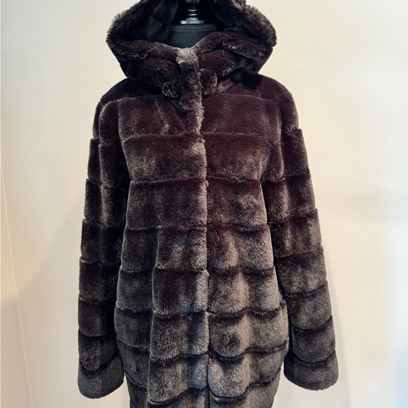 Kenneth Cole Black Faux Fur Coat Plush Soft Quilted Glam Jacket Size Small - Picture 3 of 9